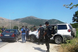 Χειροπέδες σε δύο άτομα στο Κιλκίς – Μετέφεραν παράνομα αλλοδαπό