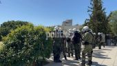 Θεσσαλονίκη: Με αποδοκιμασίες η αποχώρηση των ΜΑΤ από το ΑΠΘ (pics &amp; vid)