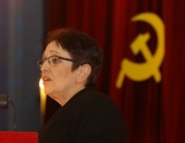 Αλέκα Παπαρήγα: «Μεταξύ των δύο μεγάλων κομμάτων δεν υπάρχουν διαφορές»