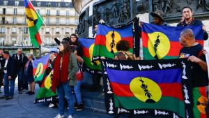 Γαλλία: Και έκτος νεκρός στις συγκρούσεις στη Νέα Καληδονία