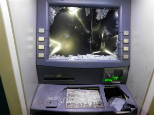 Επίθεση αγνώστων σε υποκαταστήματα τραπεζών