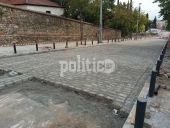 Πλακόστρωτο κάνουν τον δρόμο προς τον «Άγιο Δημήτριο»: «Τραντάζεται όλο το ασθενοφόρο», λένε εργαζόμενοι
