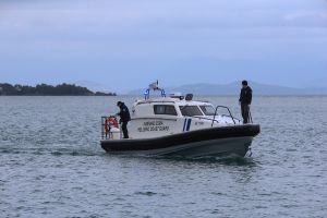 Θεσσαλονίκη: Αυτοκίνητο έπεσε στη θάλασσα στους Νέους Επιβάτες