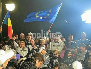 Η POLITIC στο Βουκουρέστι: Νύχτα νίκης και πανηγυρισμών για τον φιλοευρωπαίο Νικουσόρ Νταν (Βίντεο)