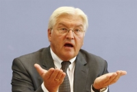 Με «ειδική ψηφοφορία» για την κατανομή προσφύγων απειλεί ο Σταϊνμάγιερ