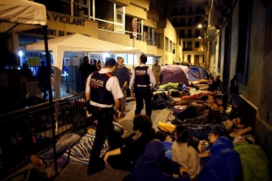 Καταλονία: Ένταση μεταξύ πολιτών και αστυνομίας έξω από εκλογικά κέντρα