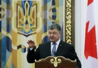 O Ποροσένκο αφήνει ανοιχτό το ενδεχόμενο επιβολής στρατιωτικού νόμου