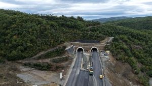Ανακοίνωση για κλείσιμο σήραγγας Τεμπών: Ολικός αποκλεισμός στην Α.Θ.Ε. από 18 έως 22 Μαΐου