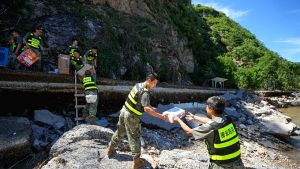 Τουλάχιστον 60 νεκροί στη βόρεια Κίνα από καταρρακτώδεις βροχές – 44 θάνατοι στο Πεκίνο