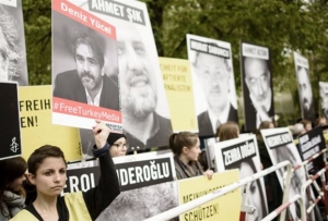 Γερμανίδα δημοσιογράφος κρατείται στην Τουρκία