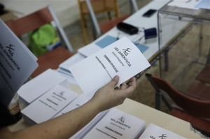 Σε εξέλιξη ο «βρώμικος πόλεμος» στο παρασκήνιο της Ν.Δ. ενόψει των εσωκομματικών εκλογών της 20ης Δεκεμβρίου