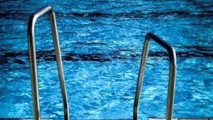 Δράμα: Ένας 18χρονος σώθηκε από πνιγμό σε πισίνα μετά από αγωνιώδεις προσπάθειες διάσωσης