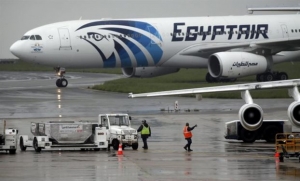 Σύγχυση για τα «συντρίμμια» του αεροσκάφους της EgyptΑir