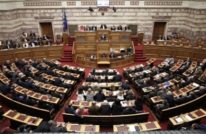 Ονομαστική ψηφοφορία για την κατάργηση της έκπτωσης φόρου βουλευτών ζητεί ο ΣΥΡΙΖΑ