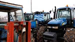 Νέο μπλόκο αγροτών στην Αριδαία με διεκδικήσεις για αποζημιώσεις