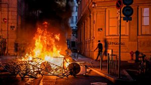 Γαλλία: Έκκληση από την γιαγιά του 17χρονου Ναέλ να σταματήσει η βία – «Τους λέω να σταματήσουν!»