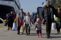 Δρίτσας: Εκτός σχεδιασμού η άφιξη 2.000 προσφύγων στον Πειραιά