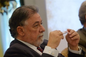 Κυβέρνηση συνεργασίας ΣΥΡΙΖΑ-ΝΔ προτείνει ο Γ. Πανούσης
