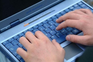 Οι Φινλανδοί εγκαταλείπουν τη γραφή για την πληκτρολόγηση