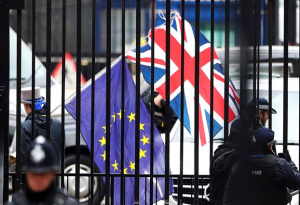 «Καπέλο» 20 δισ. ετησιώς σε επιχειρήσεις για Brexit χωρίς συμφωνία