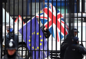 «Καπέλο» 20 δισ. ετησιώς σε επιχειρήσεις για Brexit χωρίς συμφωνία