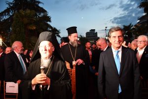 Ο Οικουμενικός Πατριάρχης Βαρθολομαίος στο ΥΜΑΘ – Εγκαίνια έκθεσης φωτογραφίας για το Άγιον Όρος