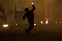 Νέα επίθεση με μολότοφ σε διμοιρία των ΜΑΤ, στα Εξάρχεια