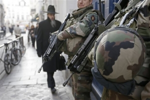 Γαλλία: Επίθεση σε στρατιώτες έξω από εβραϊκό κοινοτικό κέντρο