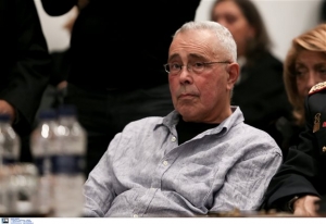 Απορρίπτει το υπουργείο Παιδείας την πρόταση Ζουράρι για προσφυγόπουλα σε ιδιωτικά
