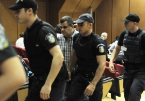 Ειδικός φρουρός στη Δίκη Χ.Α: Από «χέρι δουλεμένο στο μαχαίρι» η δολοφονία Φύσσα