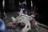 UNICEF: Ένα στα οκτώ μωρά γεννήθηκε σε εμπόλεμη ζώνη το 2015