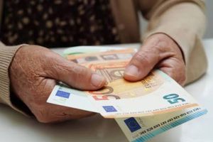 Από τον Μάιο περιμένει να ολοκληρωθεί η διαδικασία για τη σύνταξή της