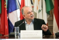 Καταδίκασε ο Σουλτς τη συκοφαντική επίθεση της Λεπέν στον Παπαδημούλη