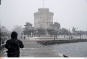 Καιρός Θεσσαλονίκη: Πολικό ψύχος χτυπάει την πόλη – Πιθανότητα καταιγίδας