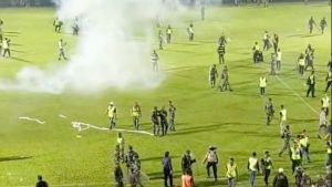Ινδονησία: 32 παιδιά νεκρά από τα επεισόδια στον ποδοσφαιρικό αγώνα