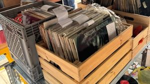 Θεσσαλονίκη: Βινύλια θησαυροί και χορός στους ρυθμούς των DJs