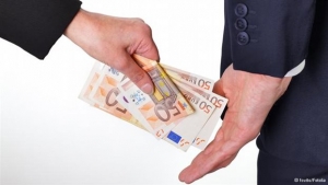 Σε πτωτική τροχιά η επιχειρηματική διαφθορά στην Ελλάδα βάσει έρευνας της ΕΥ