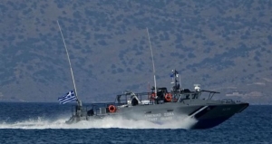 Προσάραξη παροπλισμένου πλοίου στην Κυνοσούρα Σαλαμίνας
