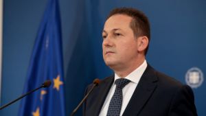 Πέτσας: « Αν όσα καταγγέλει ο κ. Μιωνής είναι πραγματικά, τότε βρισκόμαστε μπροστά στην αποκάλυψη αδίστακτου παρακράτους»