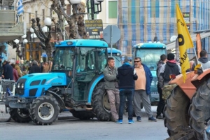 Ετοιμάζονται για τα πρώτα μπλόκα οι αγρότες της Θεσσαλίας