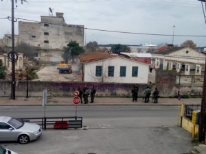 Επιχείρηση εκκένωσης της κατάληψης «Τερμίτα» στο Βόλο