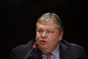 Βενιζέλος: Η λύση για τη χώρα περνάει μέσα από την ήττα του ΣΥΡΙΖΑΝΕΛ