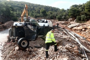 Μάνδρα: Συνεχίζονται οι έρευνες για τον τελευταίο αγνοούμενο