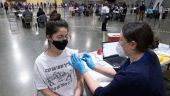 ΗΠΑ: Toυλάχιστον μία δόση εμβολίου 7 στους 10 ενήλικες (vid)