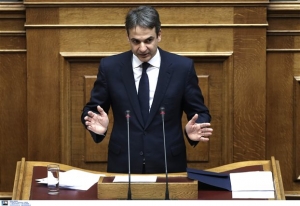 Μητσοτάκης: Η κυβέρνηση εξίσωσε οικονομικούς μετανάστες-πρόσφυγες