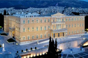 Μυστήριο με εκρηκτική ύλη κοντά στη Βουλή