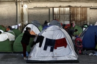 Πειραιάς: Χωρίς αποτέλεσμα οι προσπάθειες μεταφοράς προσφύγων