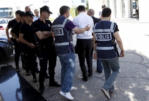 Τουρκία: 11 συλλήψεις σε επιχείρηση κατά υποστηρικτών του Γκιουλέν