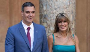 Ισπανία: Η σύζυγος του πρωθυπουργού Πέδρο Σάντσεθ παραπέμπεται σε δίκη για διαφθορά και υπεξαίρεση