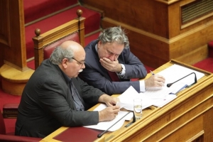 «Κόντρα» ΝΔ-ΠαΣοΚ με υπουργό Διοικητικής Μεταρρύθμισης για «σύγκρουση συμφερόντων»